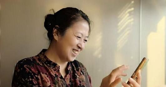 梨花老友记|那个十三岁辍学的女孩，开始学朗诵了