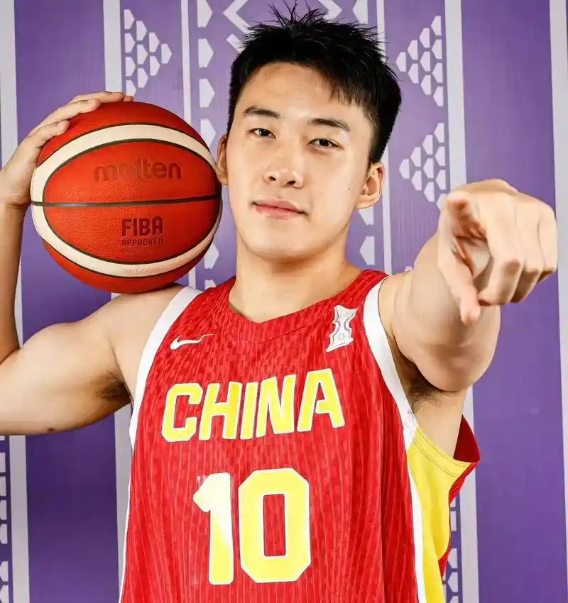 敲定，王俊杰正式签约，不是首钢，3年C类合同，最高年薪550万