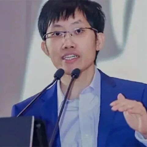 「钱拿走，权留下」，梁文锋用「反资本操作」保住2440亿身价丨氪代表周报