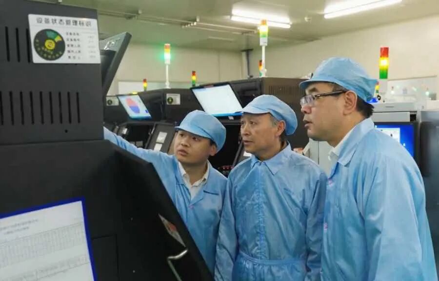追光三十余载 点亮“中国芯”——记南昌大学江风益团队