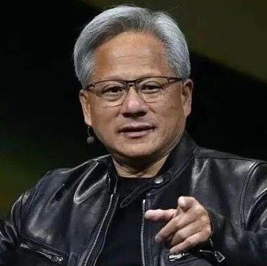 黄仁勋，终于站队了