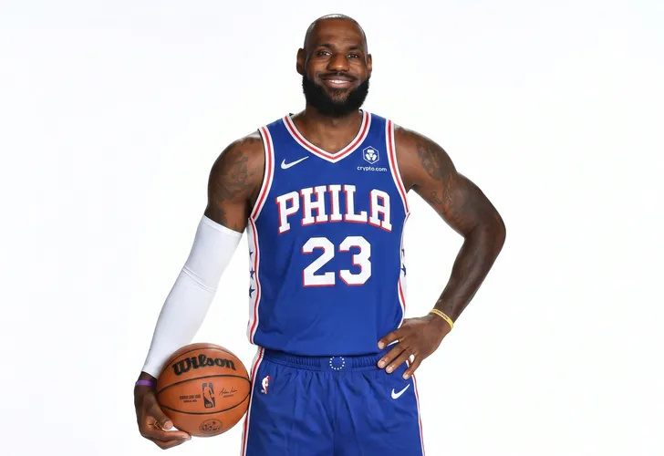LeBron James in Philadelphia 76ers jersey