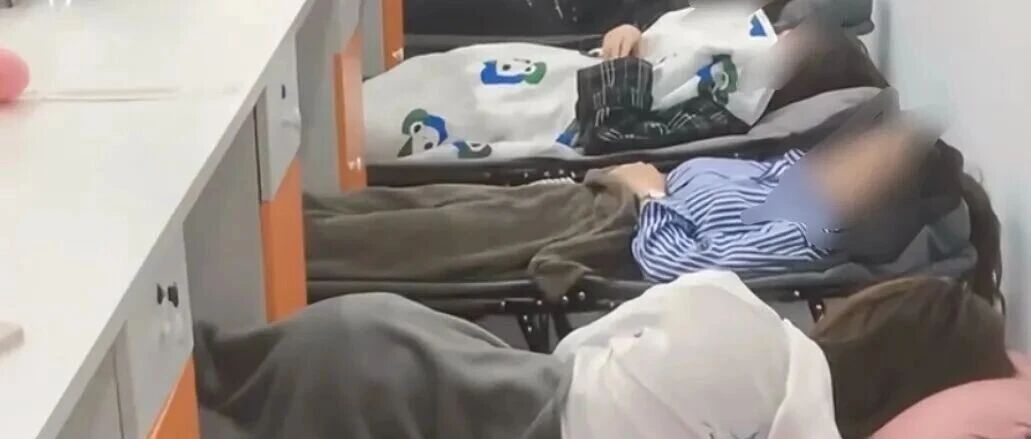 “取消午休4点下班你会同意吗”上热搜，网友吵翻了