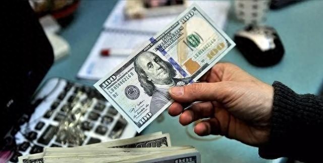 你抛美债，我抛中债！外资频频减持中国债，大量资金流向美国？