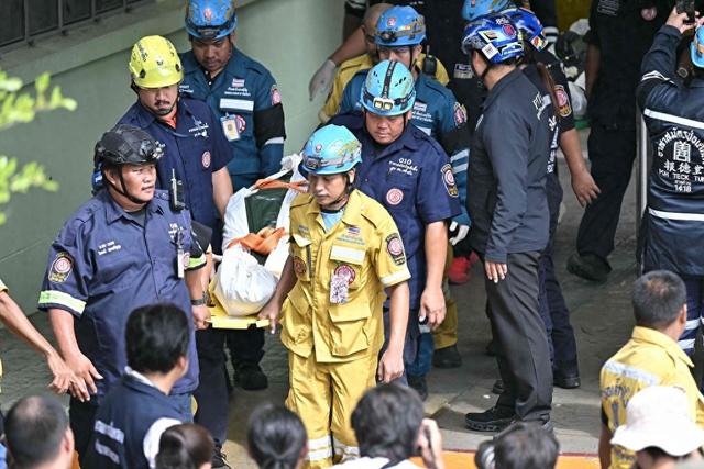 从“福利枪”利益链到深层枪支崇拜，泰国为何反复上演枪击悲剧？