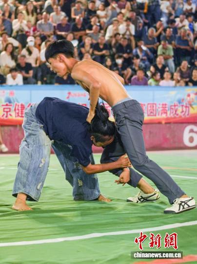随着赛事影响力持续扩大，代县挠羊赛不仅覆盖县域民众，还吸引外地游客、体育爱好者前来观赛参赛。代县融媒体中心供图