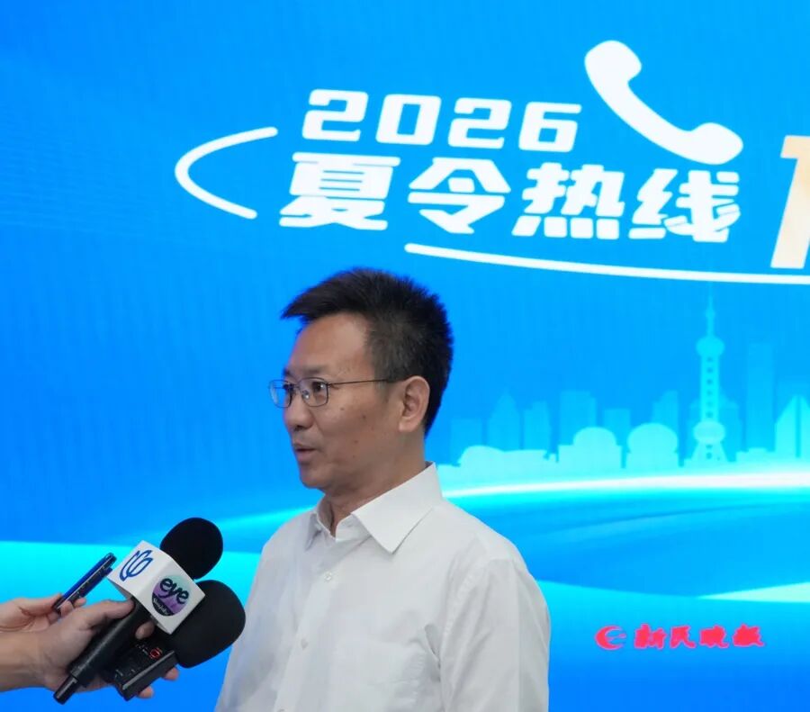 上海市建设交通工作党委书记陈华文接受专访 