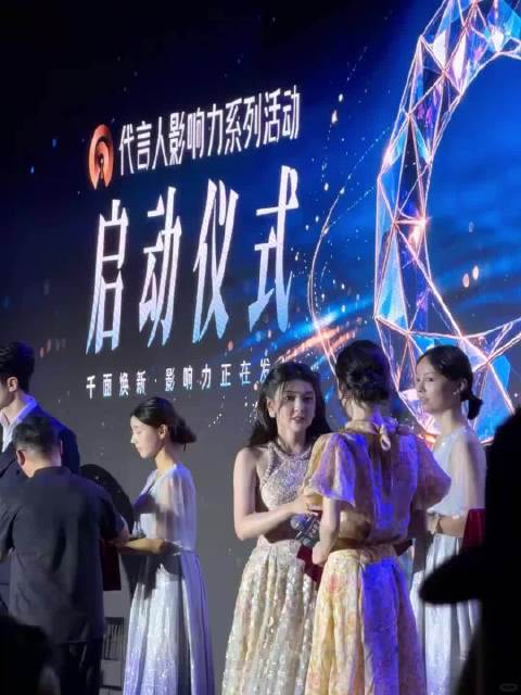 高伟光 - 最新高伟光实时滚动快讯，聚合所有高伟光相关热门新闻快讯_新浪娱乐