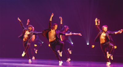 俄罗斯水舞《雨中》系列津城连演_新浪财经_新浪网
