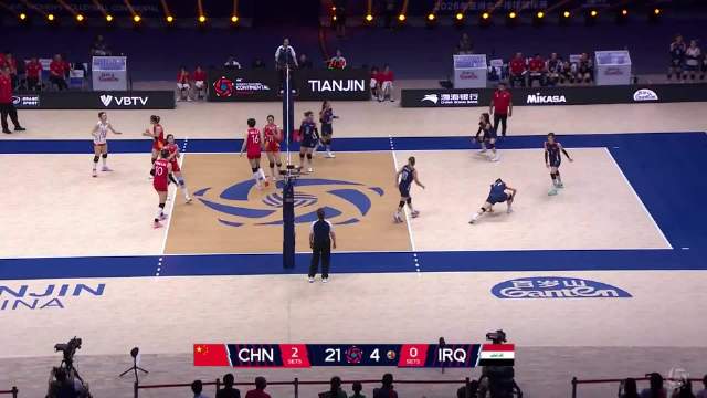 杨旭铭重扣决胜，中国女排3-0横扫伊拉克夺亚锦赛开门红