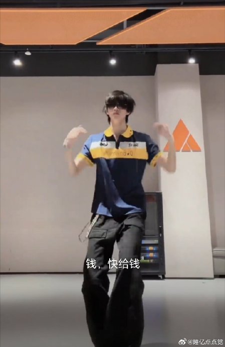 黄朔原唱认可的《飞1999》翻跳视频在哪看？|粉丝|舞蹈|直拍|生日|钢琴_新浪娱乐_新浪新闻