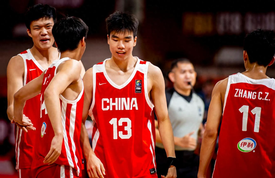 中国男篮U18不敌澳大利亚获亚军