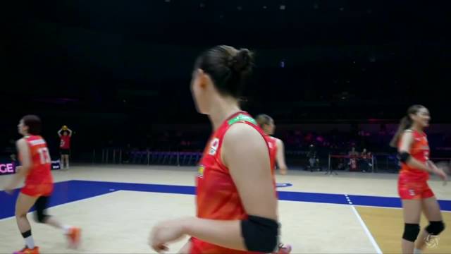 日本女排鹰眼挑战触网反超，中华台北遭逆转