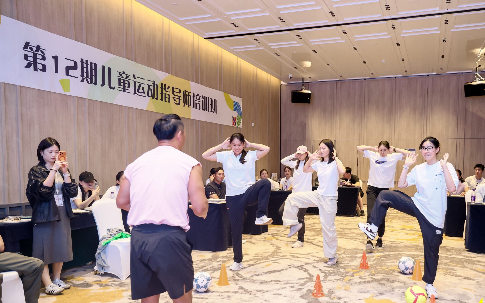 刘翔安置抉择引热议，运动员退役安置都有哪些方式？