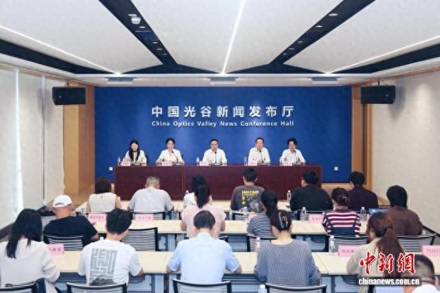 东湖高新区新闻发布会宣布启动“FDE+智能体”培训工程。 东湖高新区供图