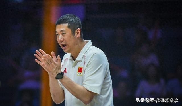 2-1领先被翻盘！女排无缘奥运席位，主帅三昏招毁掉全局