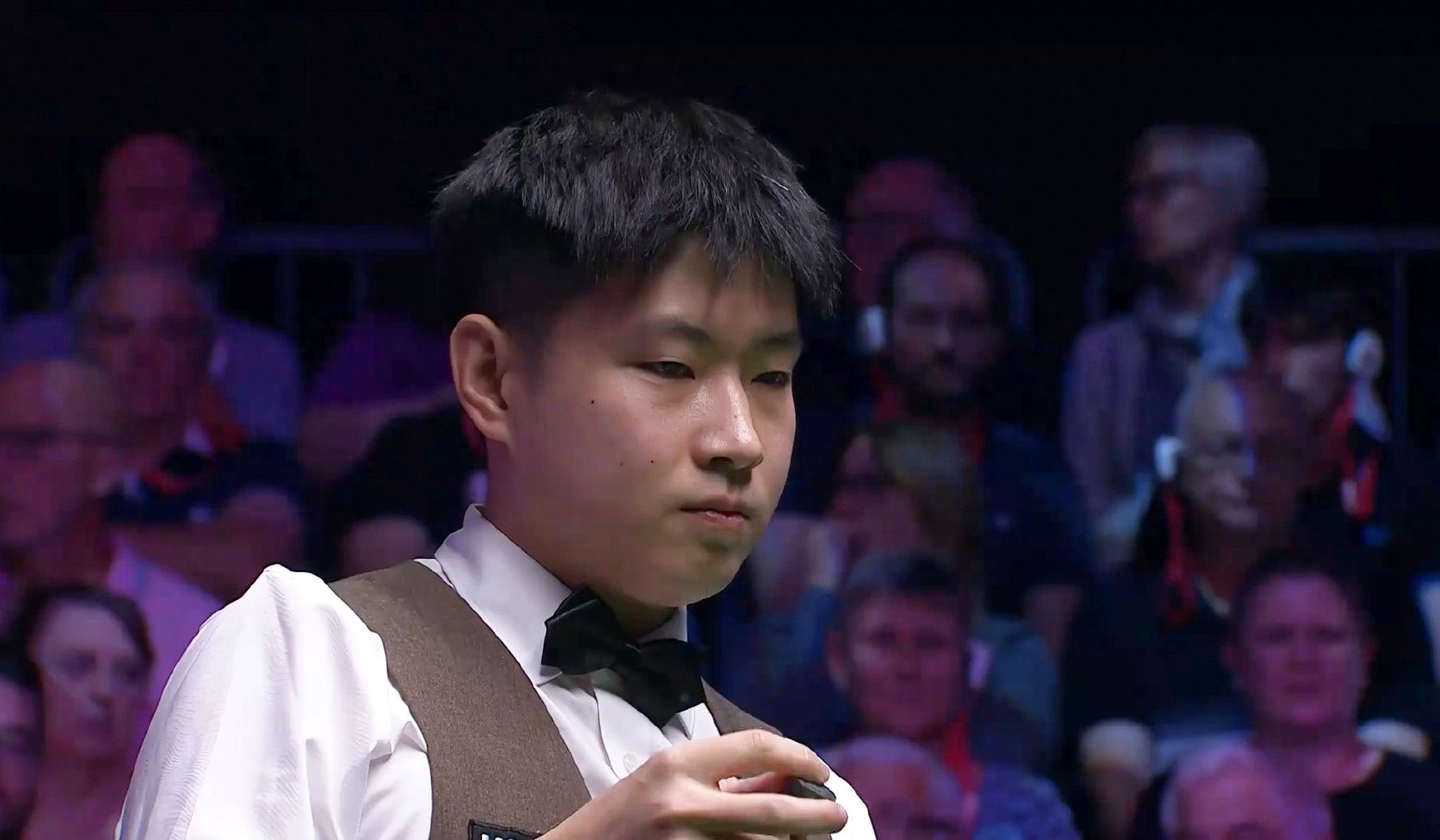 英国公开赛：两位世界第1真强，赵心童4-0霍尔特，小特零封斯莱瑟