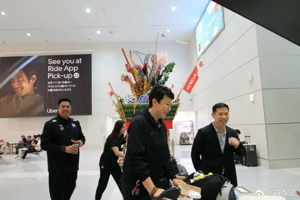 福星！冯坤带着儿子随泰国出征亚运会，欲率队再胜中国女排夺金牌