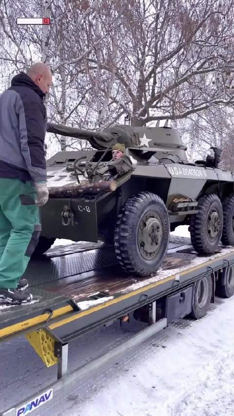 美国“M8“灰狗”轻型装甲侦察<em>车</em>”二战美军的敞篷<em>跑车</em>