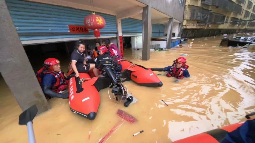 福州市消防救援青年突击队跨区域增援 图源：青春福州