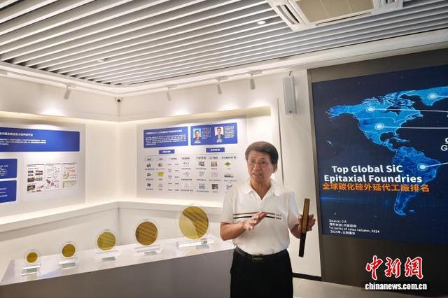9月28日，瀚天天成电子科技(厦门)股份有限公司董事长赵建辉在厦门讲述企业发展历程。 吴冠标 摄