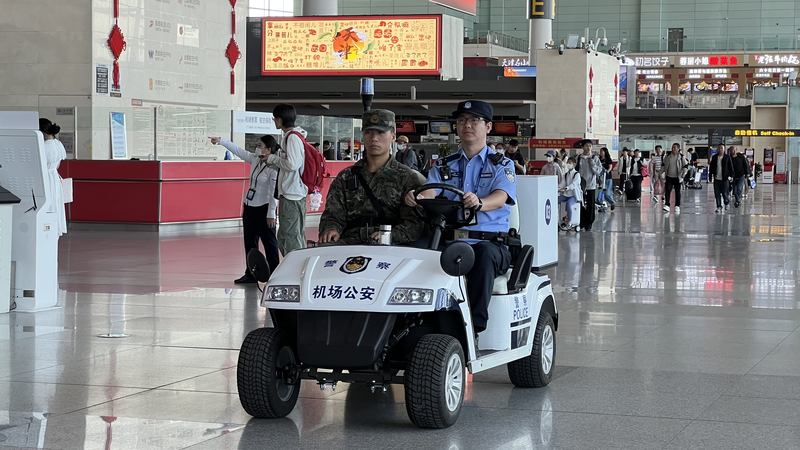 Beijing Capital and Tianjin airports boost police presence during 2026 National Day