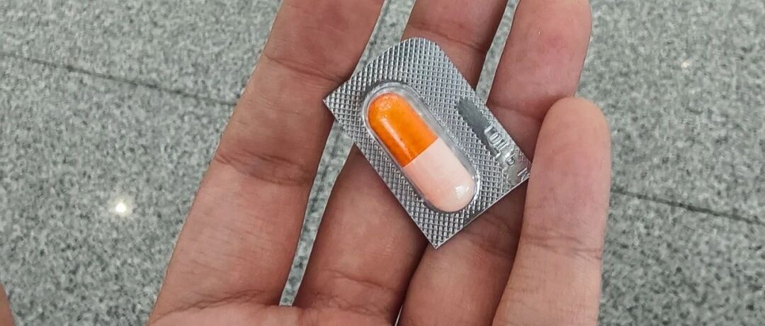在深圳机场花2元买到1粒布洛芬