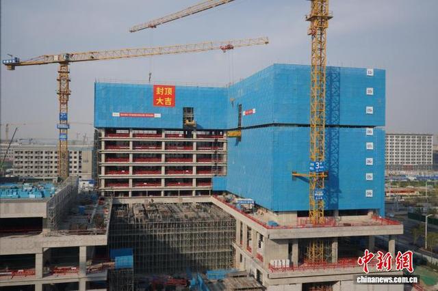 图为10月28日，雄安大学城疏解配套二期标段五项目建设现场。 董嘉宜 摄
