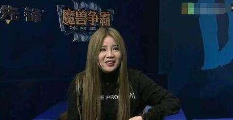 从图片上来看，这个大圆脸是怎么一回事，直播时候可没有这么胖的呀，怎么都是一到线下就都变了样，这可真无法接受。