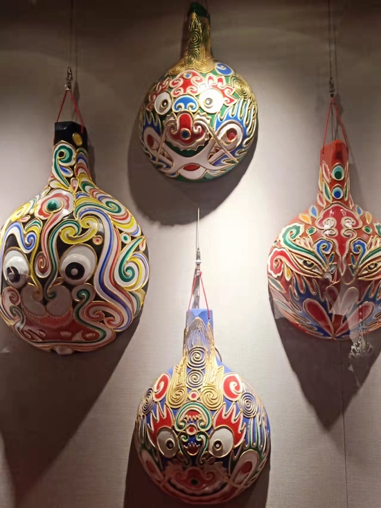 李继友创作的马勺脸谱