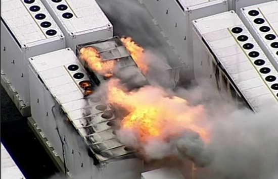 特斯拉澳洲大电池起火 烧了四天仍未扑灭