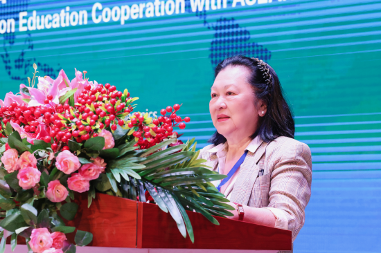 新加坡中国学会会长陈艾琳致辞