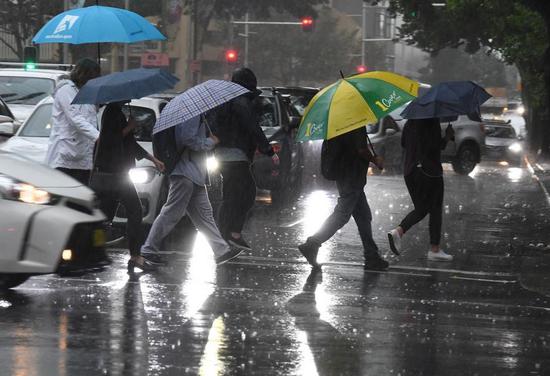 澳大利亚东海岸喜迎罕见暴雨有望浇灭野火|澳洲_新浪财经_新浪网