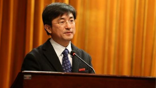 近日,苏州大学校长熊思东在该校举行的学位授予仪式上发表了一段长达