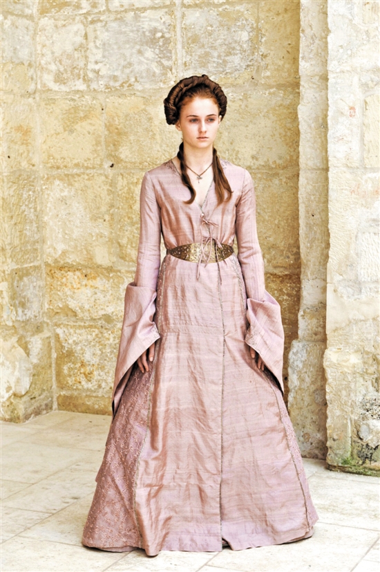 第一季中，苏菲·特纳也还是小女孩。（图源羊城晚报）