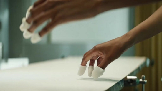 Meta新概念视频展示其未来化头显设计和指尖输入设备休闲区蓝鸢梦想 - Www.slyday.coM