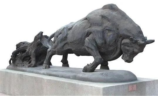 潘鹤雕塑作品《开荒牛》