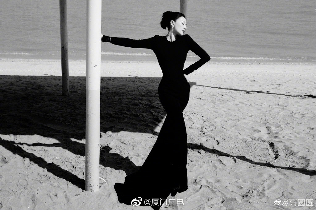 钟汉良朱珠新剧扑街，52岁霸总妆造翻车，网友：姨味太冲了