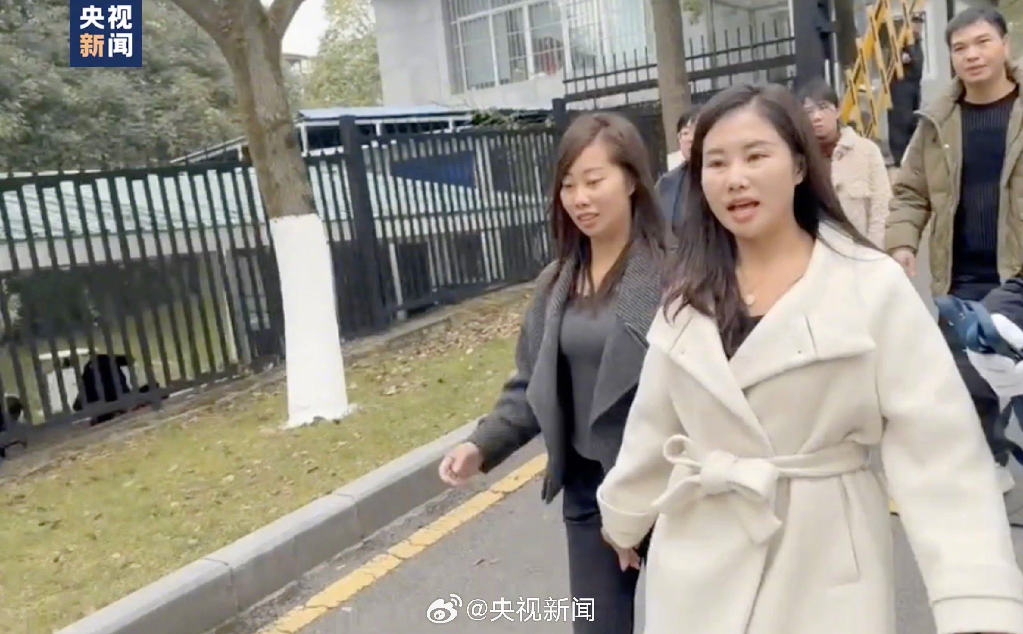 杨妞花：余华英听到宣判才掉下眼泪