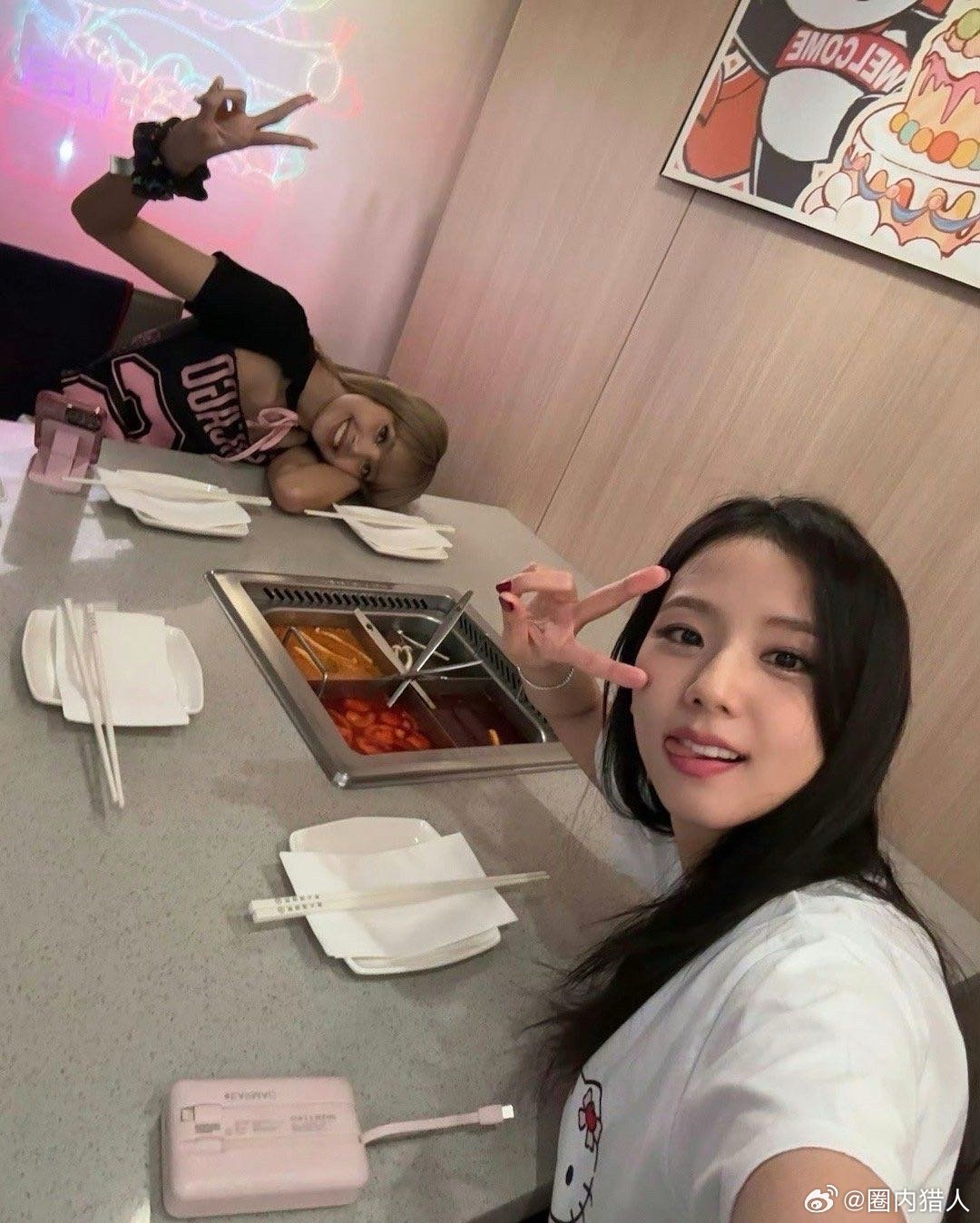 金智秀Lisa海底捞合照引热议，韩娱爱豆钟爱火锅|荔枝liji|娱乐圈|演唱会|团建|地点_新浪新闻