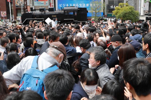 换年号生出一堆“麻烦” 日本企业有点烦 (图)