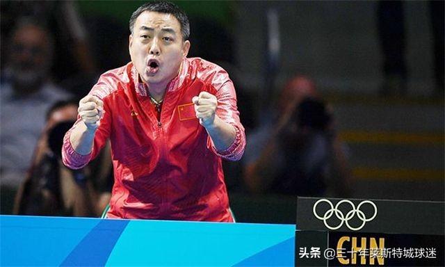 日本平野美宇祝贺刘诗雯夺冠:2017亚锦赛我夺