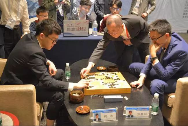 棋圣战柯洁逆转险胜许嘉阳17天8胜3负 与范蕴