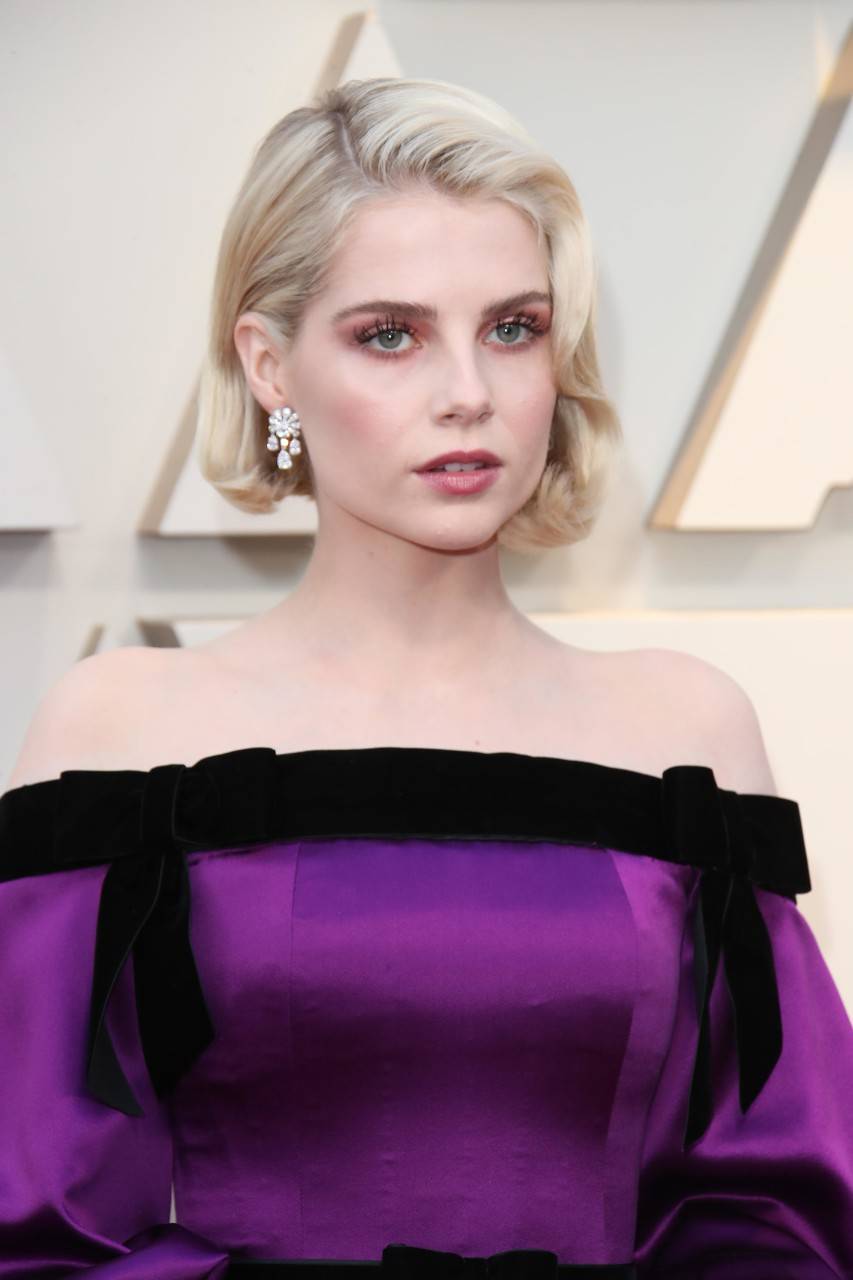 每日图集:什么是绝美!露西-宝通携男友观战湖人