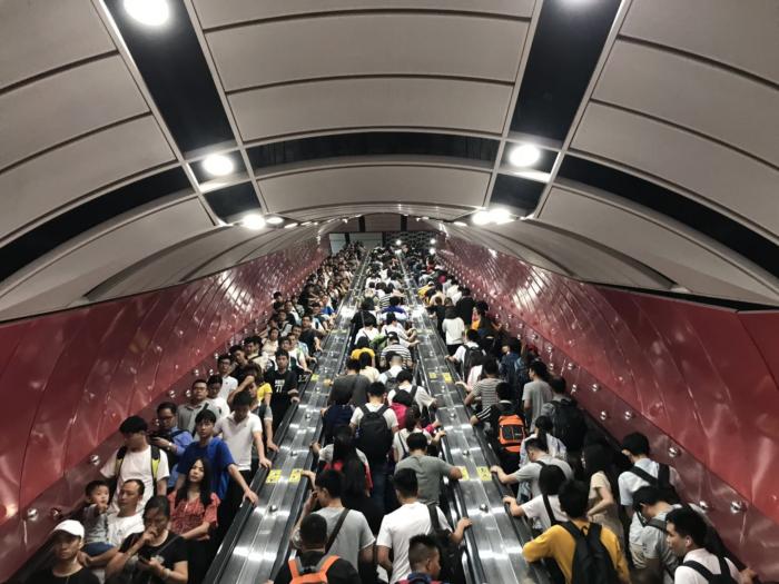 五一前真实的广州晚高峰地铁人从众公交蜗行爆堵多图