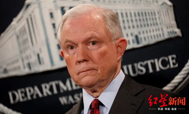 美国律师尼克·汉纳在一份书面声明中表示:"尽管他们潜伏在互联网的最