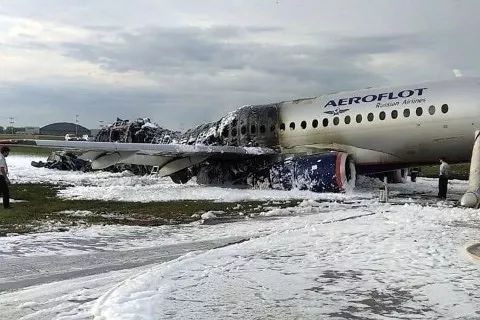 机上78人中，41人遇难。莫伊谢耶夫是唯一遇难的机组成员。