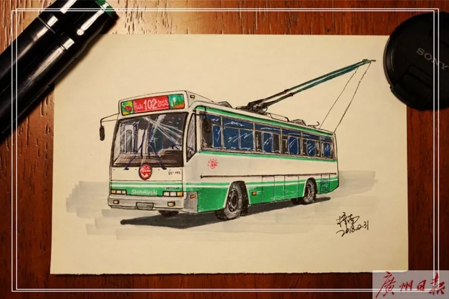 也有一些建筑速写,黄梓南读大学期间便开始画车,源于对汽车(交通工具)