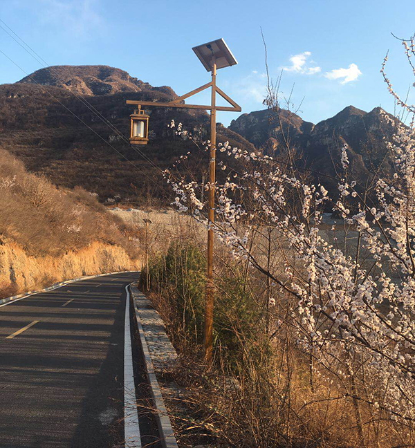 河北保定市涞水县南峪村以交通搭台唱起经济大戏图