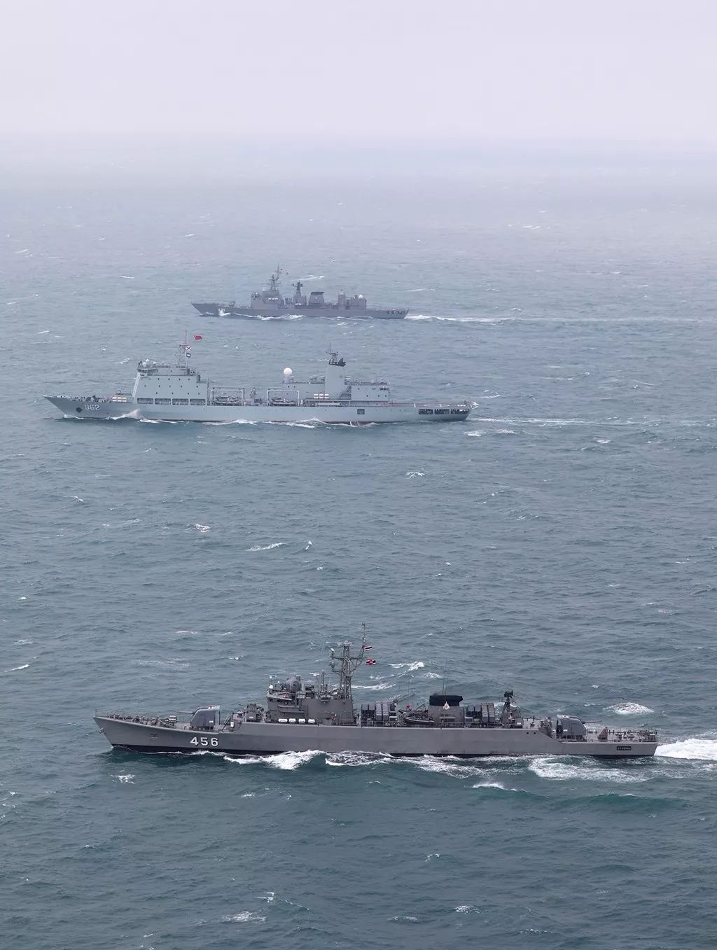 这回看清楚了海军五指山舰